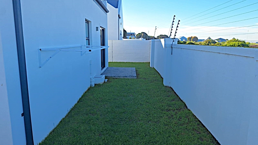 3 Bedroom Property for Sale in Sandbaai Western Cape